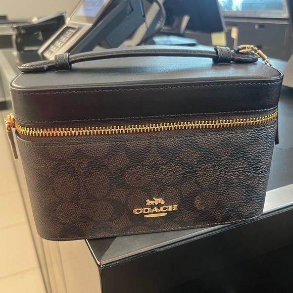 New Coach Signature Cosmetic Case - Picture 3 of 7
